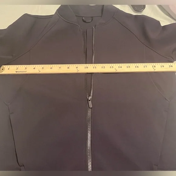Lululemon Embrace the Space Black Jacket — Never Worn — Est. Women’s Large - Picture 3 of 5